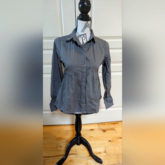 La Classes Couture button up dress shirt. Ladies size Medium - Picture 1 of 3